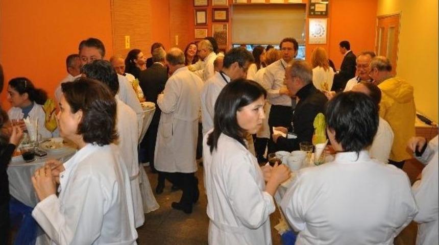 Acıbadem, 14 Mart Tıp Bayramını Kutladı