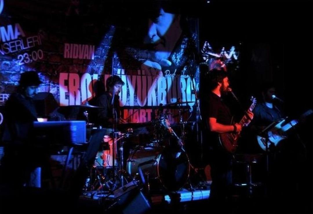 Erol B&uuml;y&uuml;kbur&ccedil;, Bursa&rsquo;da Konserle Anıldı