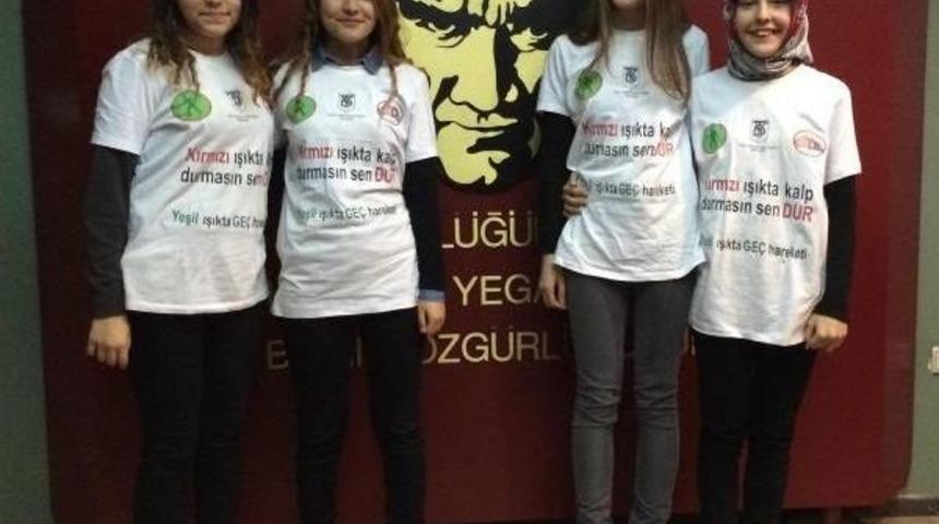 Liseli Gen&ccedil;lerden Anlamlı Proje