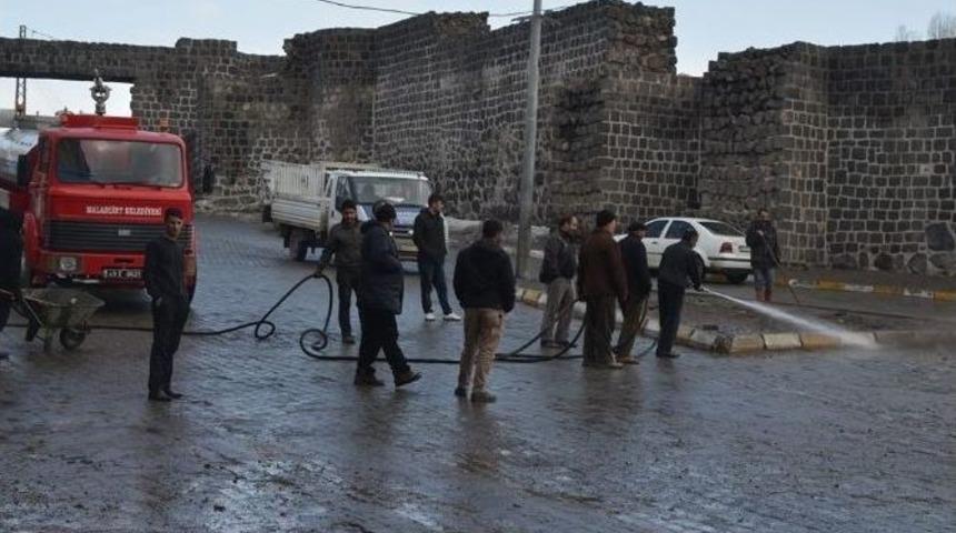 Malazgirt Belediyesi&rsquo;nden Bahar Temizliği