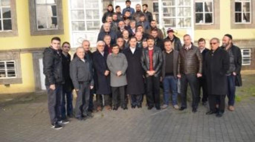 Fatih Camisi&rsquo;nde Sabah Namazında Buluştular