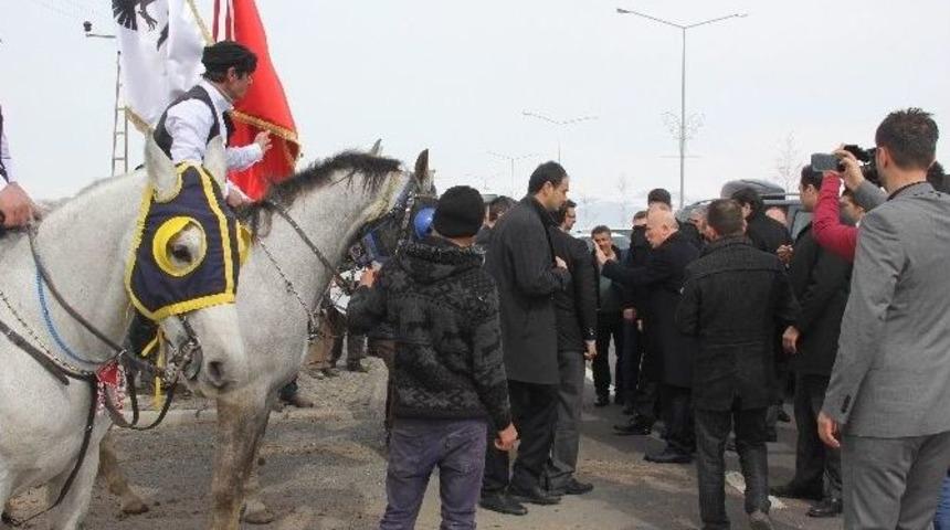 Ala&rsquo;ya, Erzurum&rsquo;da Atlı Karşılama