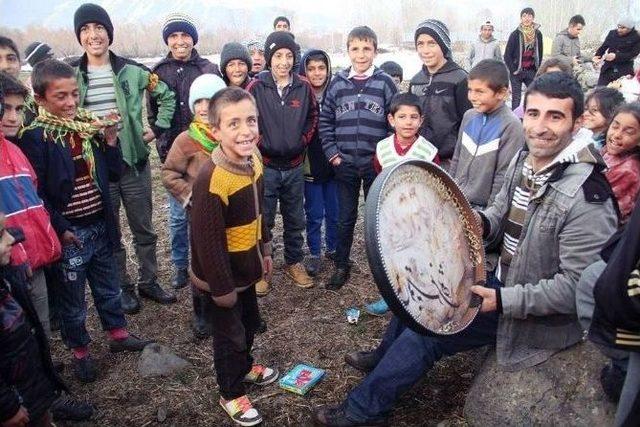 Varto’da Nevruz Ateşi Köylerde Yükseliyor