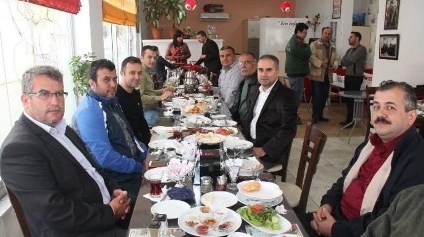 Kumluca&rsquo;da 25 Yılı Tamamlayan Esnafa Plaket Verildi