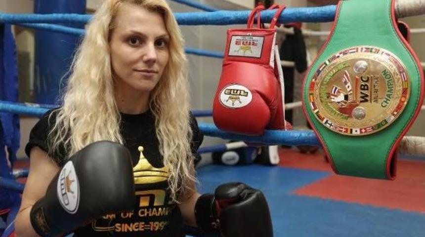 Funda, Avrupa Şampiyonu Oldu, Erkeklere Meydan Okudu