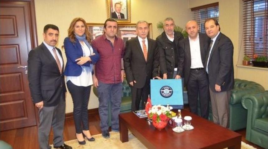 Vali B&uuml;y&uuml;k Demirspor Heyetini Kabul Etti