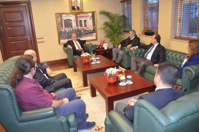 Vali B&uuml;y&uuml;k Demirspor Heyetini Kabul Etti 1