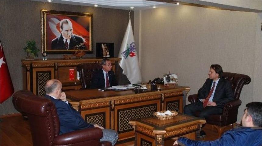 Yal&ccedil;ın Ziyaretlerini Hız Kesmeden S&uuml;rd&uuml;r&uuml;yor