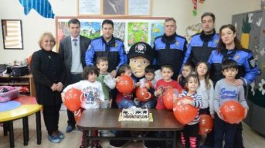 Cumhuriyet&lsquo;te Kanka Polis Coşkusu