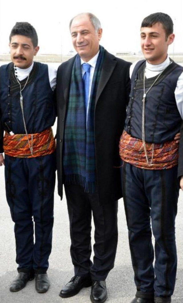 Efgan Ala ya Erzurum da &Ccedil;oşkulu Karşılama 3