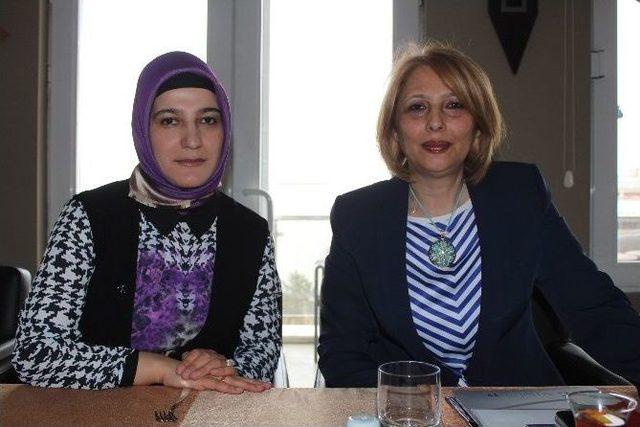 Erzurum Mhp Kadın Kolları Başkanlığı’ndan “türkiye’de Kadın Ve Siyaset İlişkisi Çalıştayı”