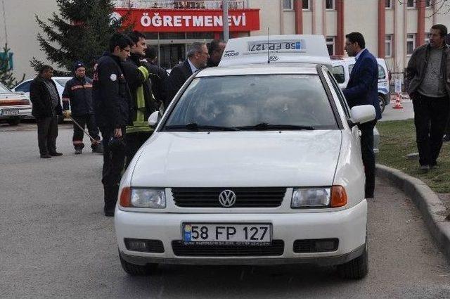 Park Halindeki Otomobilden Sızan Gaz Paniğe Sebep Oldu