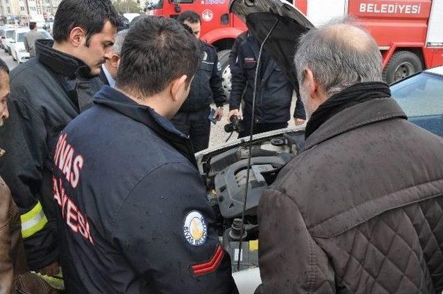 Park Halindeki Otomobilden Sızan Gaz Paniğe Sebep Oldu