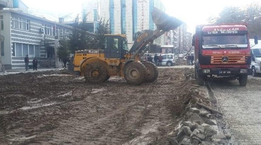 Tatvan Belediyesi&rsquo;nden Yeni Yol &Ccedil;alışmaları