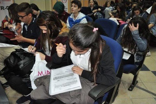 Öğrencilere ’parayı Yönetebilme’ Eğitimi Verildi