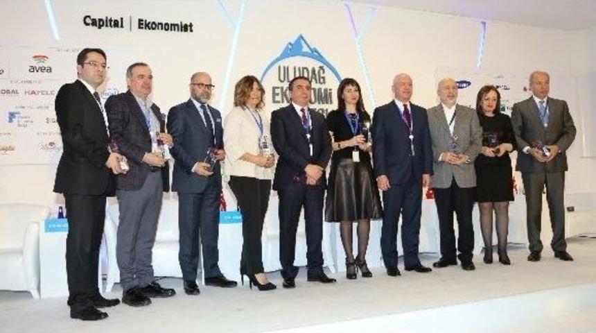 Uludağ Ekonomi Zirvesi&rsquo;nde Kadın Dostu Şirketler &Ouml;d&uuml;llendirildi
