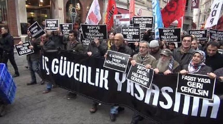 Beyoğlu'nda "i&ccedil; G&uuml;venlik Yasası" Protestosu