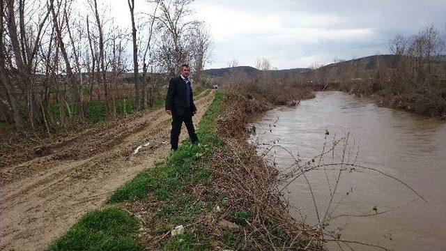 Barajın Suyu, Arazi Yollarını Yuttu