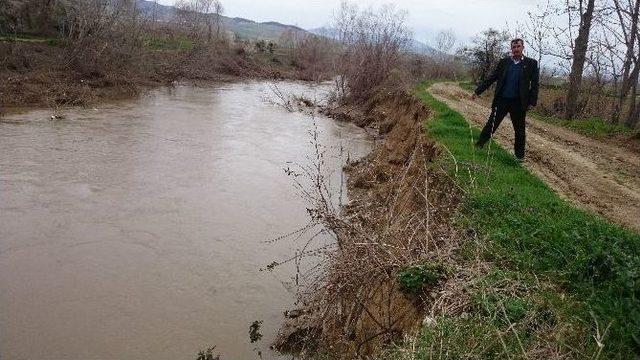 Barajın Suyu, Arazi Yollarını Yuttu