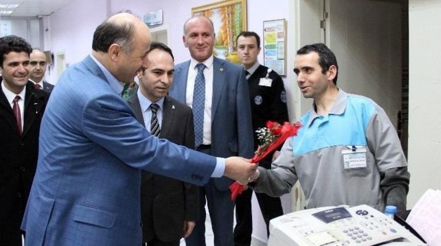 Vali Azizoğlu Acil Servisi Ziyaret Etti