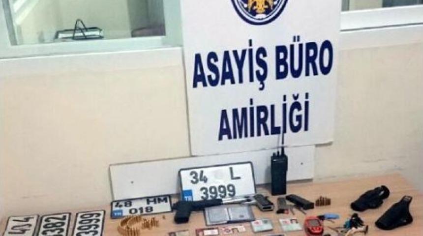 Hırsızlık Ş&uuml;phelisi Sahte Kurum Kimlikleriyle Yakalandı