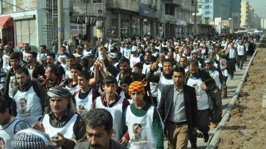 '&ouml;calan'a &Ouml;zg&uuml;rl&uuml;k' I&ccedil;in Cizre'den Diyarbakır'a Y&uuml;r&uuml;y&uuml;ş Başlatıldı