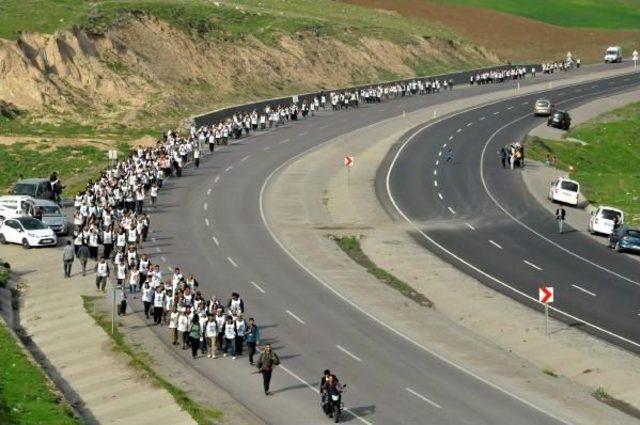 'öcalan'a Özgürlük' Için Cizre'den Diyarbakır'a Yürüyüş Başlatıldı