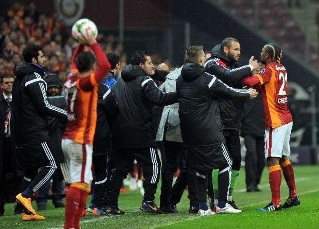 Arena&rsquo;da Ma&ccedil; Sonu Ortalık Karıştı