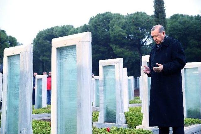Cumhurbaşkanı Erdoğan Şehitler Abidesi&rsquo;ni Ziyaret Etti 1