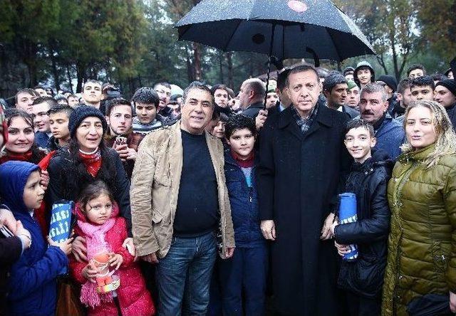 Cumhurbaşkanı Erdoğan Şehitler Abidesi&rsquo;ni Ziyaret Etti 3