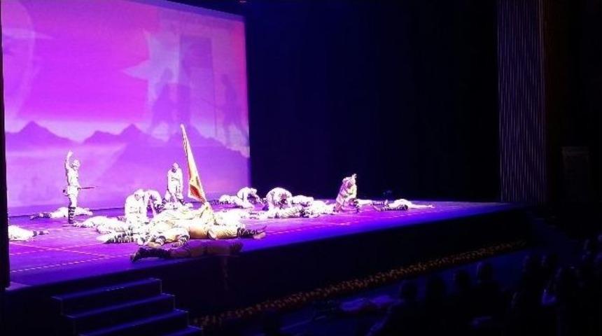 &Ccedil;anakkale Zaferi, Beşiktaş&rsquo;ta Sahnelenen Oyunla Canlandırıldı