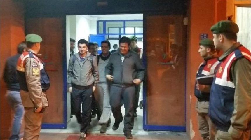 (&ouml;zel Haber) Şelale Gezisinde Kaybolan 5 &Uuml;niversiteli Bulundu