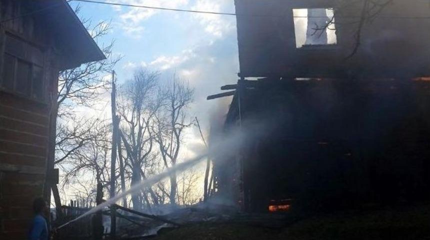 Kastamonu&rsquo;da Ev Yangını