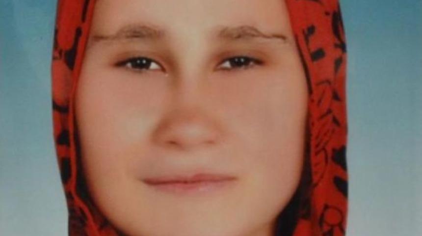 Ablasının Benzin D&ouml;k&uuml;p Yaktığı Gen&ccedil; Kız Yaşam Savaşını Kaybetti