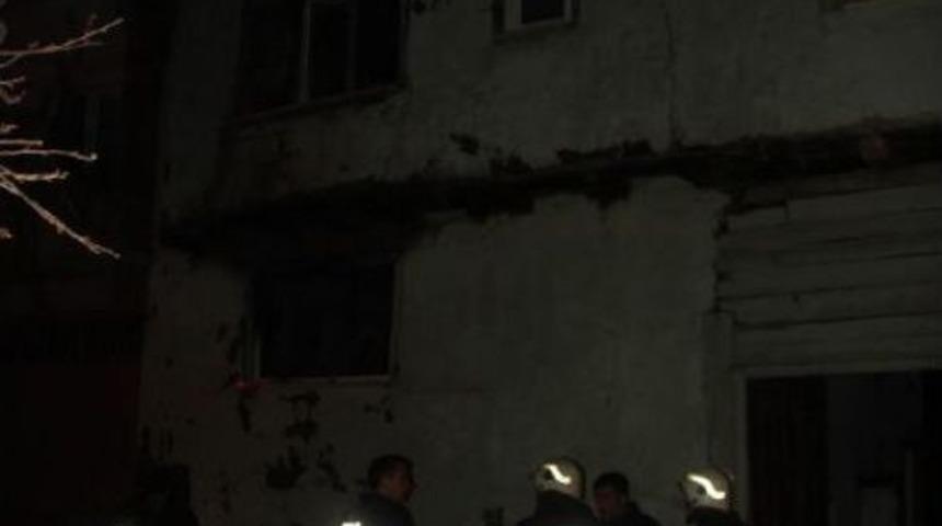 Baca Yangını 3 Kişiyi Hastanelik Etti