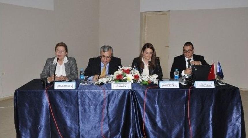 "iş Yaşamında Kadının G&uuml;c&uuml;" Konulu Panel