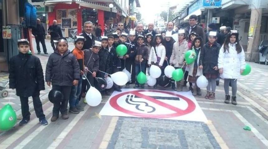 &Ouml;ğrenciler, Sigaraya Savaş A&ccedil;tı