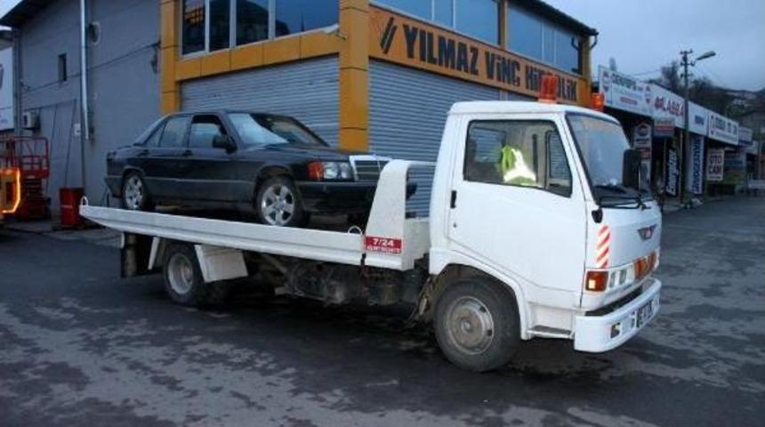 &Uuml;crettte Anlaşamadığı &Ccedil;ekici S&uuml;r&uuml;c&uuml;s&uuml;n&uuml; Bı&ccedil;akladı