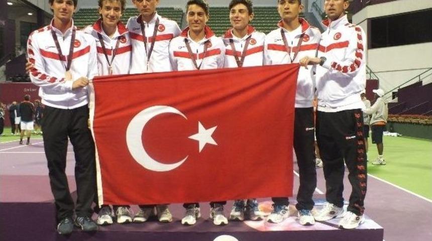 Yamanlar Tenis&rsquo;te D&uuml;nya &Uuml;&ccedil;&uuml;nc&uuml;s&uuml; Oldu