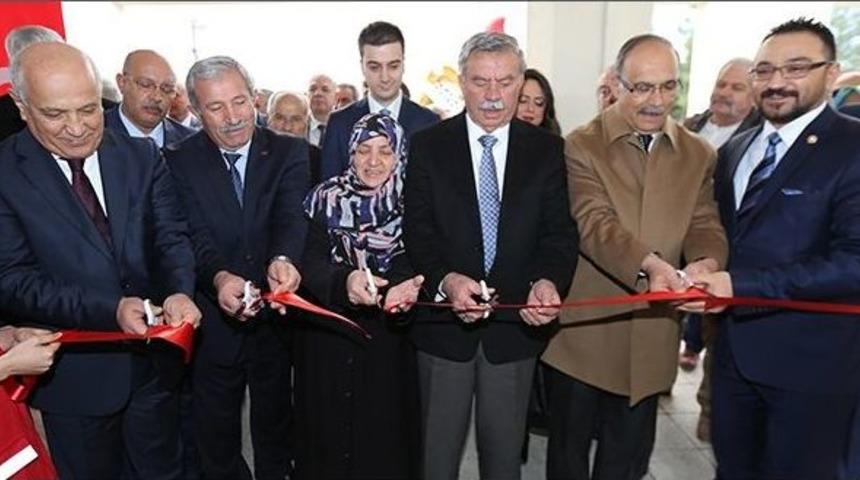 T&uuml;rk Kızılayı, İn&ouml;n&uuml; &Uuml;niversitesi&rsquo;nde Giyim Mağazası A&ccedil;tı