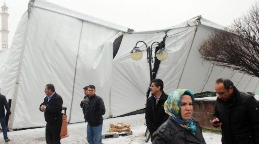 Tarım Fuarı &Ccedil;adırında G&ouml;&ccedil;&uuml;k: 1 Yaralı