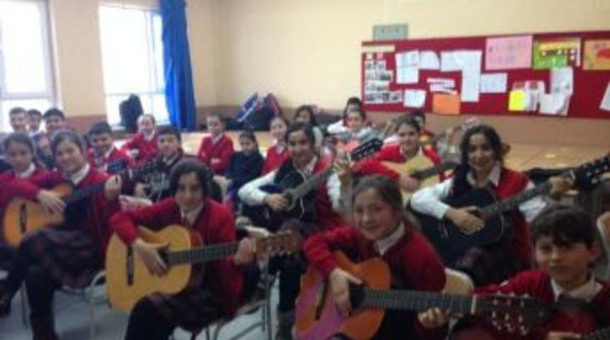 Daday&rsquo;da Bağlama Ve Gitar Kursu A&ccedil;ıldı