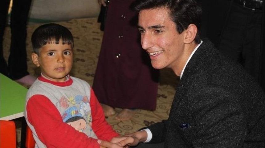 Ak Parti Lise Teşkilatından Suriyeli &Ccedil;ocuklara Oyuncak