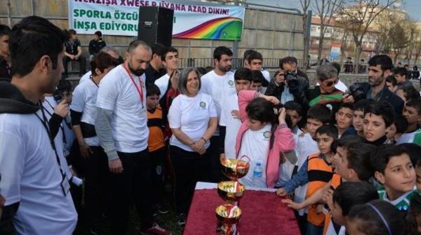 Erdoğan'ın 'k&uuml;rt Sorunu Yok' S&ouml;zlerine Kışanak'tan Yanıt: K&ouml;t&uuml; Y&ouml;netici Sorunu Var
