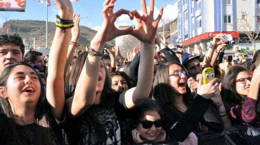 Beşiktaş Belediyesi'nin Desteğiyle Tunceli'de Duman Konseri