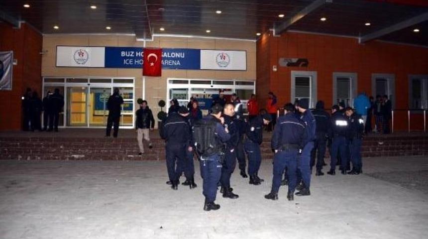 Buz Hokey Final Ma&ccedil;ı Kavgalı Bitti