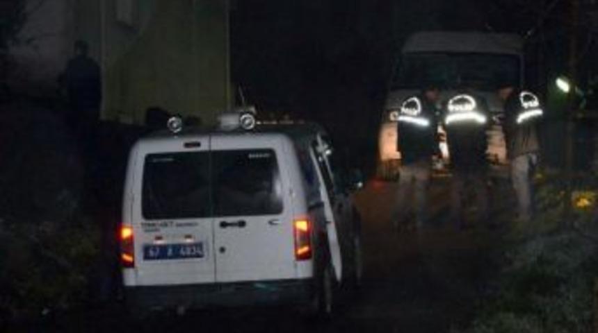 Y&uuml;ksek Sesle M&uuml;zik Dinleyen Komşusunu Vurdu