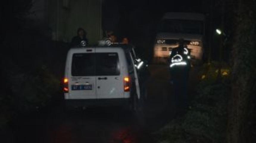 Y&uuml;ksek Sesle M&uuml;zik Dinleyen Komşusunu Vurdu