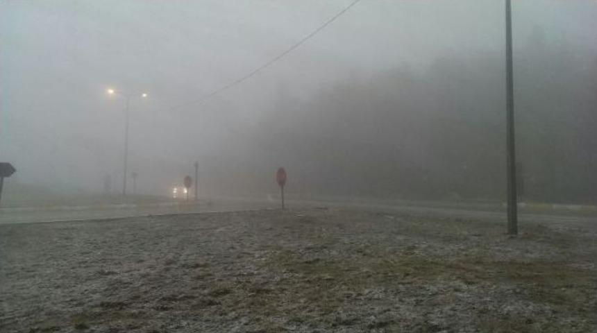 Bolu Dağında Sis Nedeniyle G&ouml;r&uuml;ş Mesafesi 50 Metreye D&uuml;ş&uuml;yor