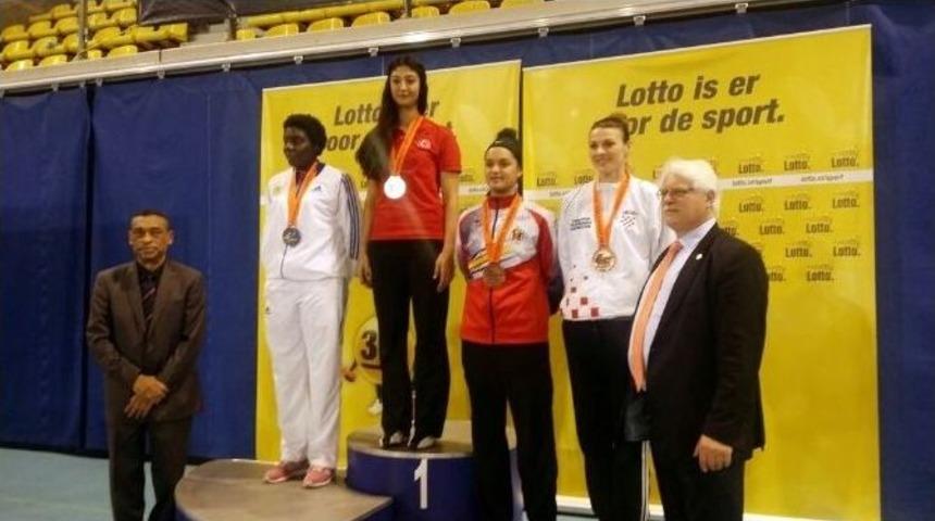 Hollanda&rsquo;da Taekwondo&rsquo;dan 4 Madalya